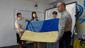 Сила єдності: Олексій Романько підтримав шосткинську волонтерку, яка зібрала мільйон для ЗСУ, та вручив обласну відзнаку захисниці