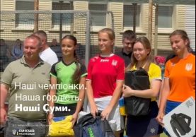 Артем Кобзар відзначив чемпіонок із “Сумчанки” та передав клубу сертифікат на 150 тисяч гривень